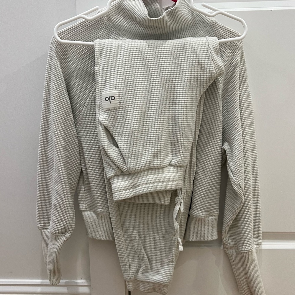 ALO Yoga Waffle Weekend Escape Set